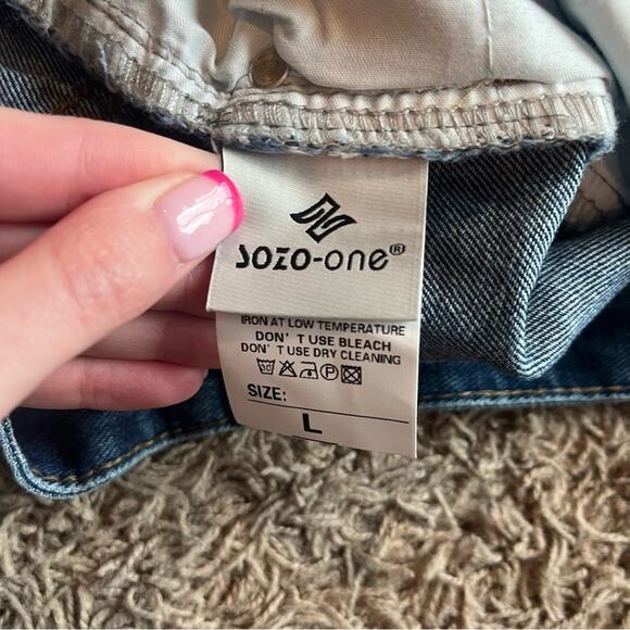 Sozo-One Distressed Medium Wash Jean Shorts Size Large - Picture 3 of 8